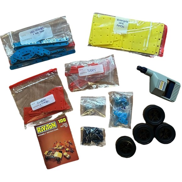 Vintage 1977 Parker Bros. RIVITON Basic Building Set 100 HTF RARE - Picture 3 of 3